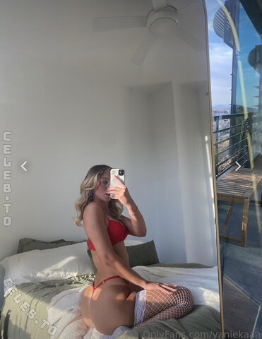 Yaniekaaa nude photo 2