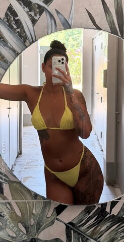 Yara Issy Sexy (1 photo)