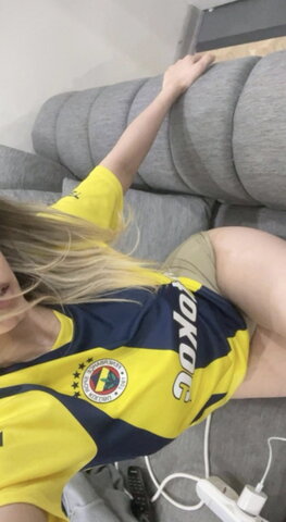 yarencey nude photo 3