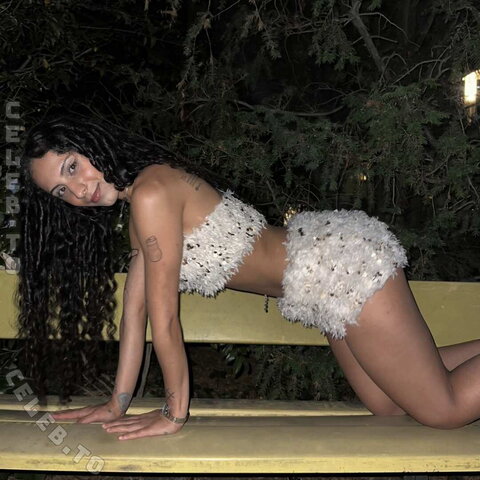 Yasemin Elda New (1 photo)