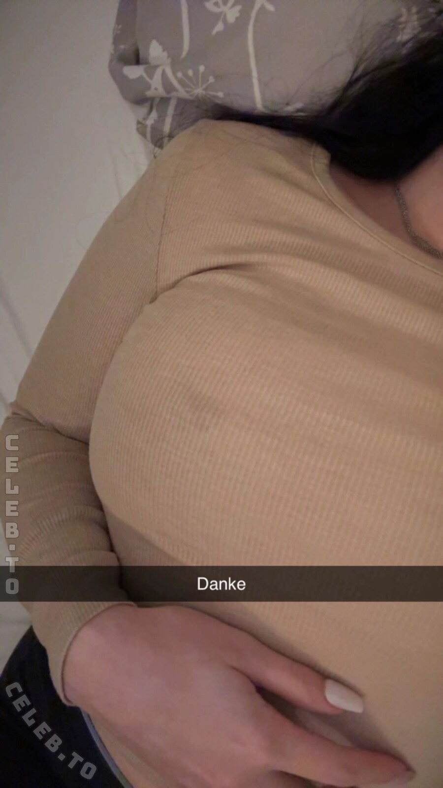 Yasilisches nude photo 1