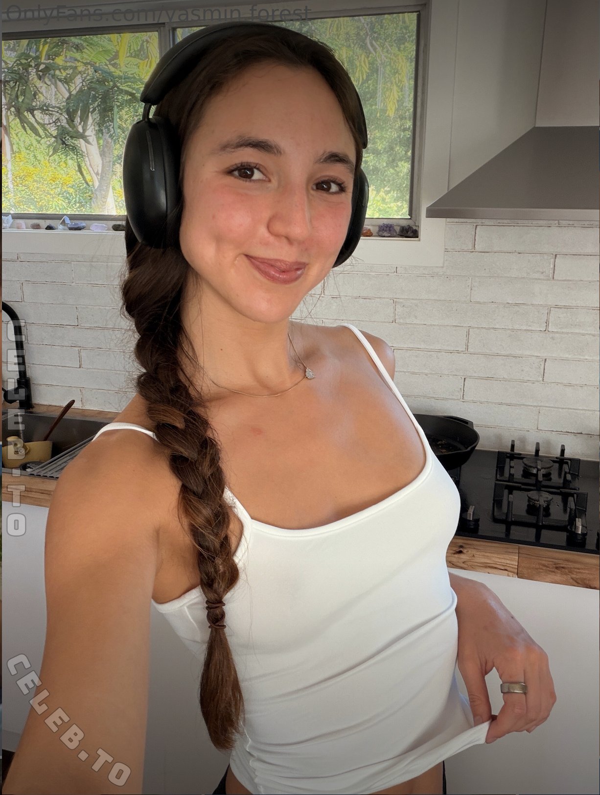Yasmin Forest nude photo 4