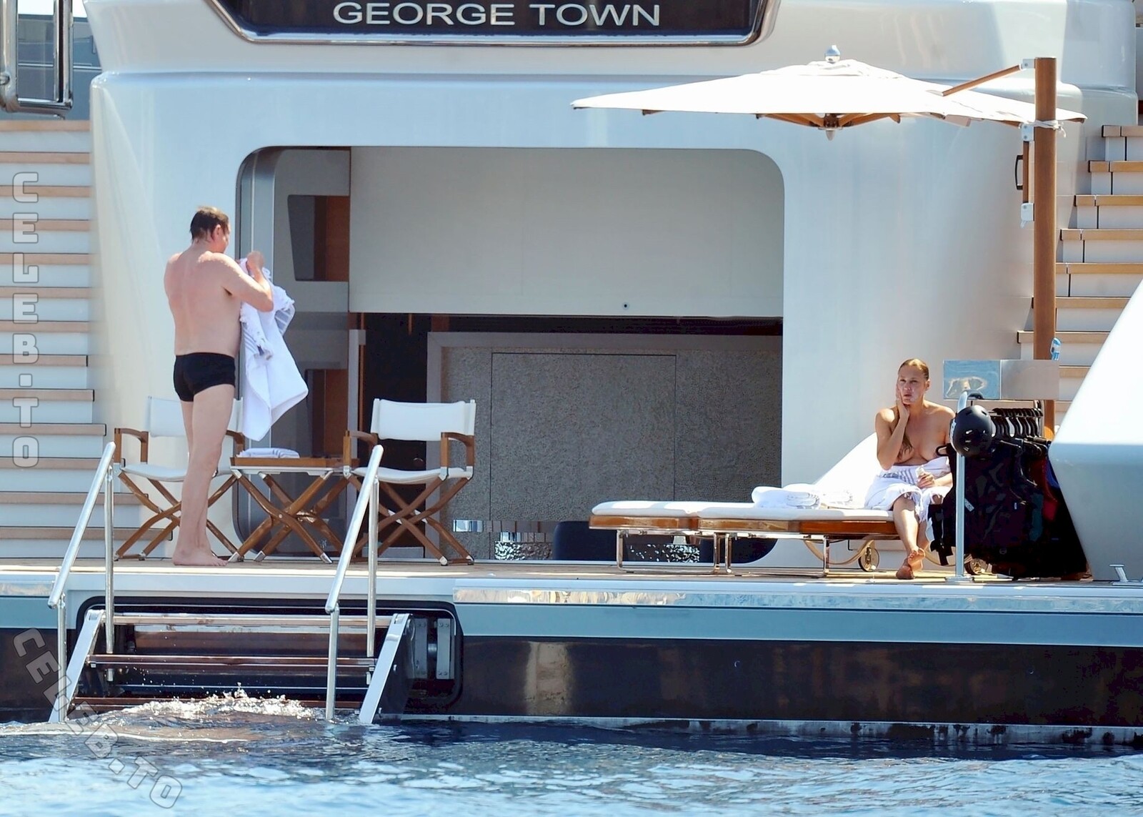 Yasmin Le Bon nude photo 9