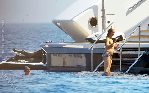 Yasmin Le Bon #topless while on vacation on a yacht in Portofino 08/2021