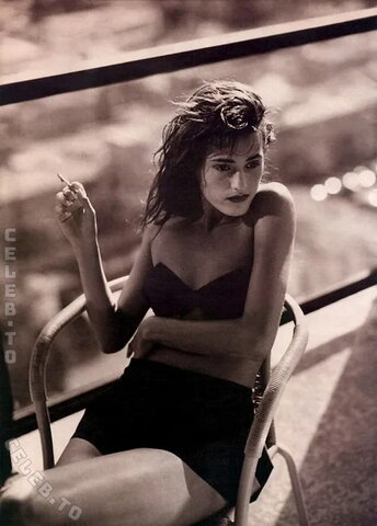 Yasmin Le Bon nude photo 9