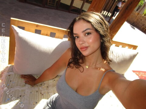 Yasminelucyy nude photo 13