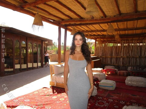 Yasminelucyy nude photo 12