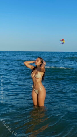 Yasminelucyy nude photo 6