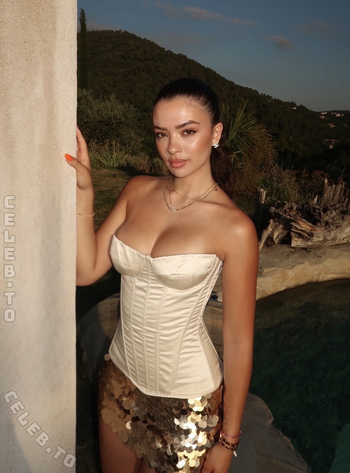 Yasminelucyy nude photo 3