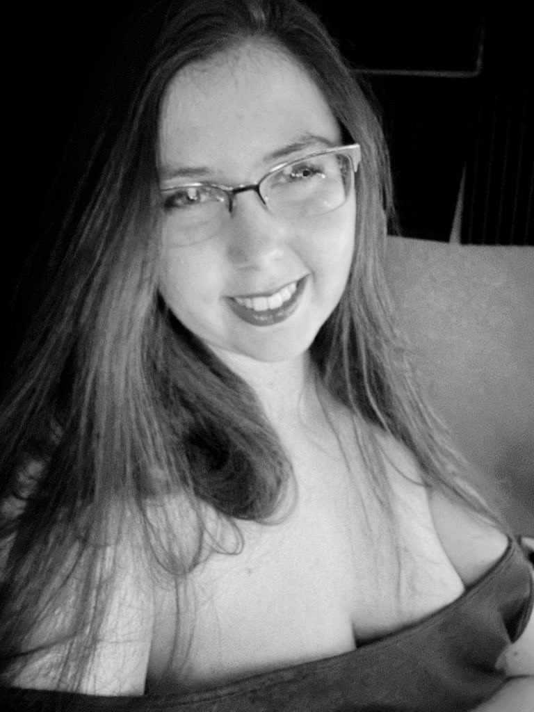 Yatica nude photo 40