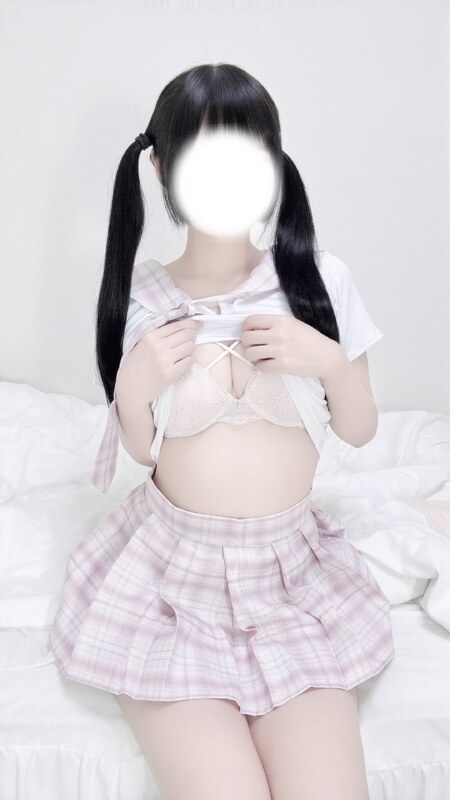 yayo nude photo 11