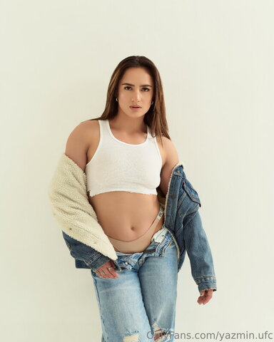 Yazmin Jauregui Hot (7 photos)
