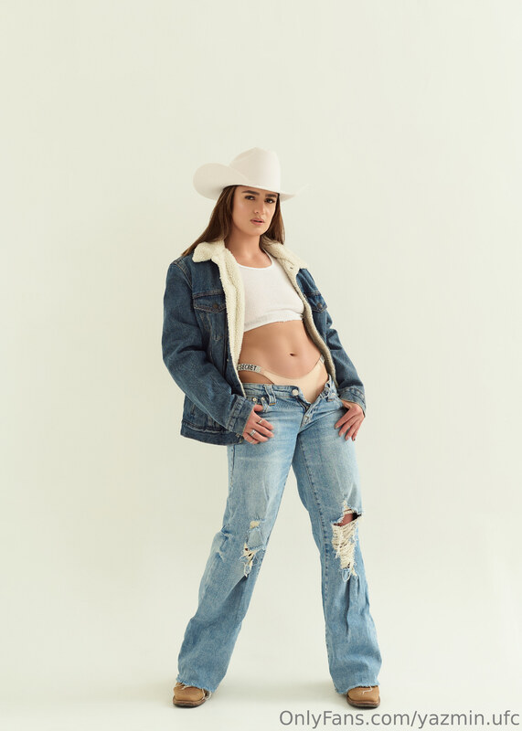 Yazmin Jauregui nude photo 4