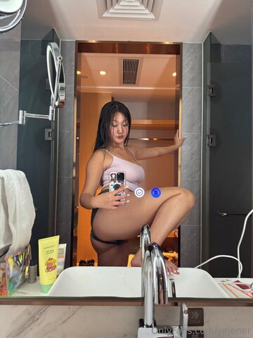 Yejener nude photo 2