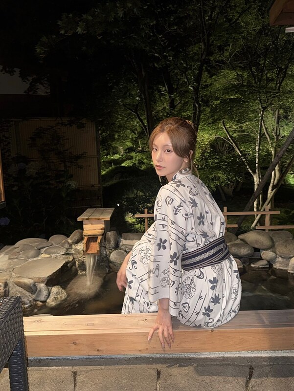 Yeji nude photo 6