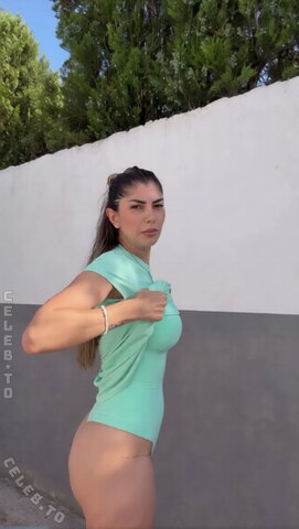 Yeliz Koc nude photo 4