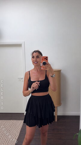 Yeliz Koc nude photo 12