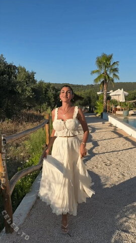 Yeliz Koc – Great that she has already gone to the sun again
