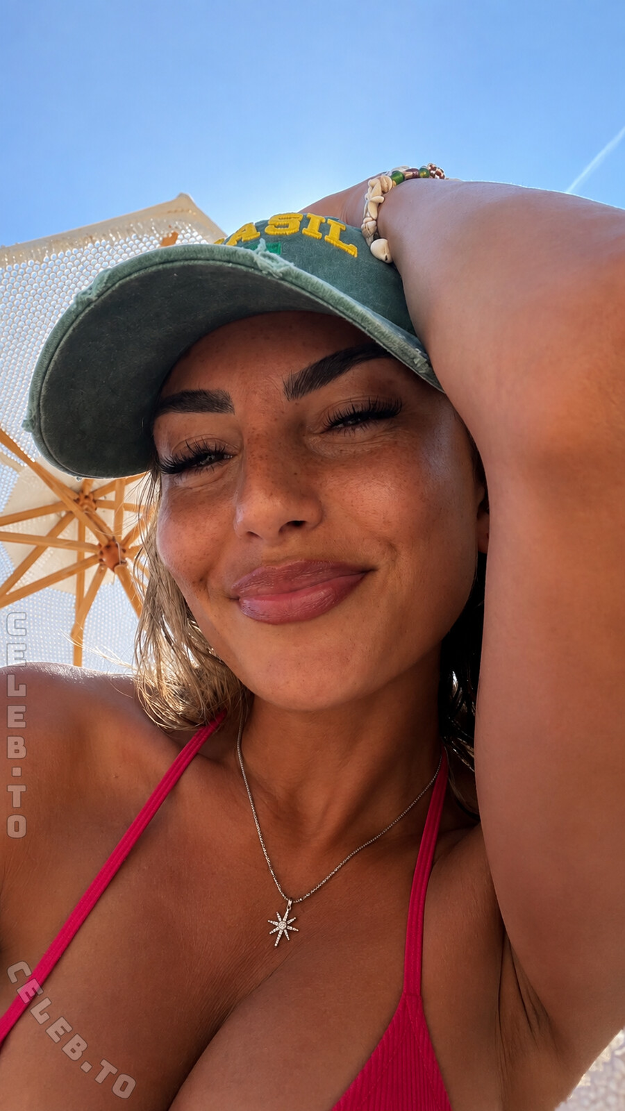 Yeliz Koc nude photo 1