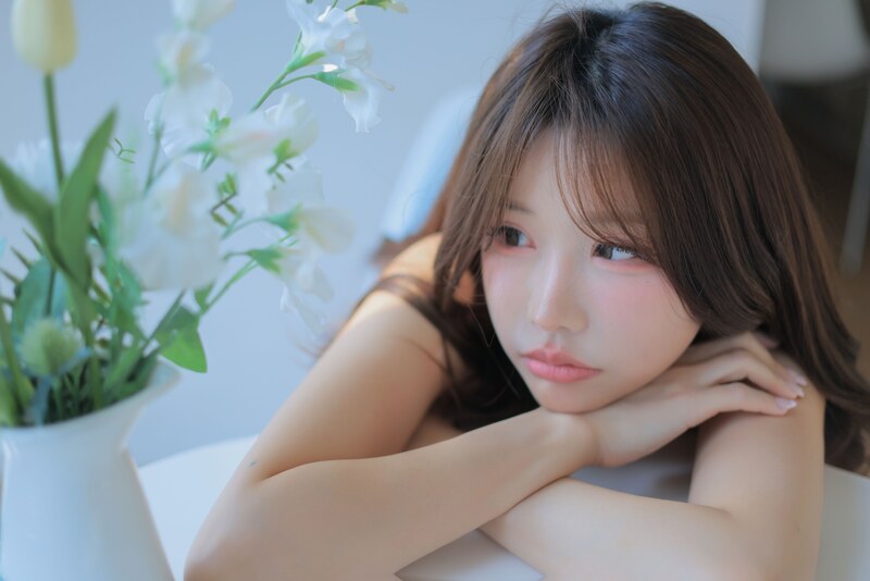 Yeon Yu nude photo 14