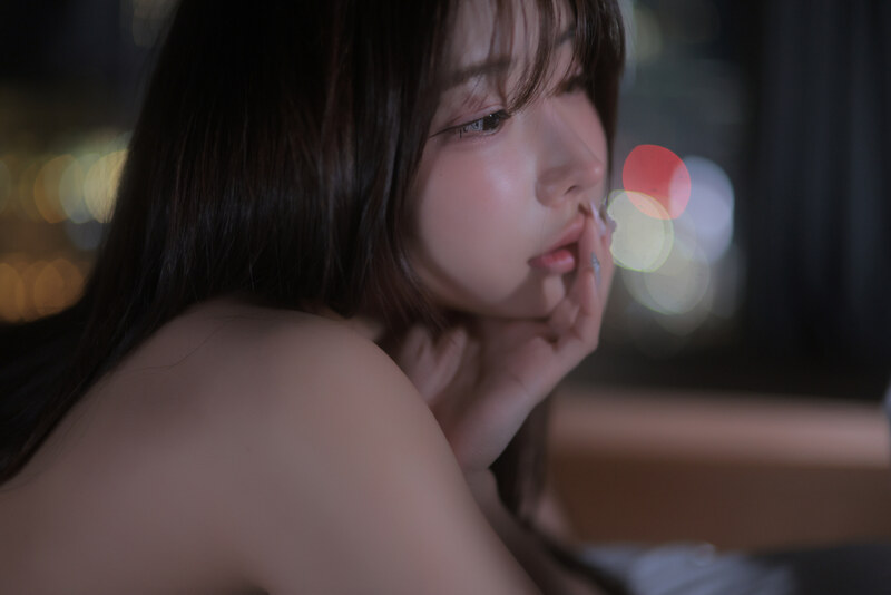 Yeon Yu nude photo 3