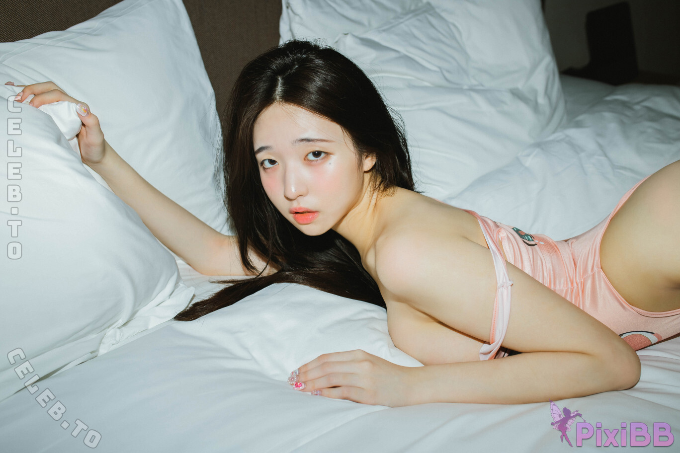 Yeonwoo Lee nude photo 7
