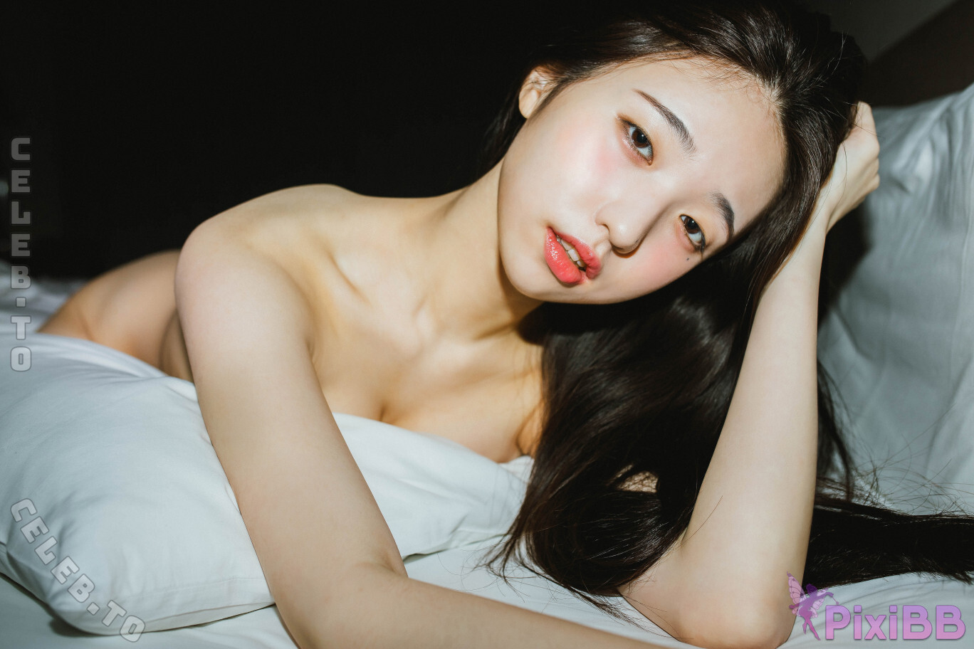 Yeonwoo Lee nude photo 13