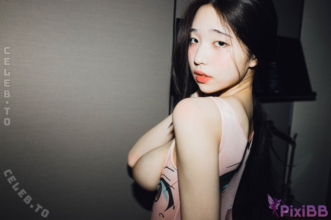 Yeonwoo Lee nude photo 14