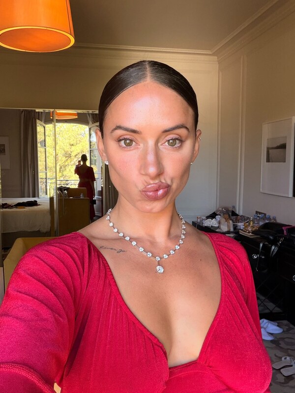 YesJulz nude photo 1