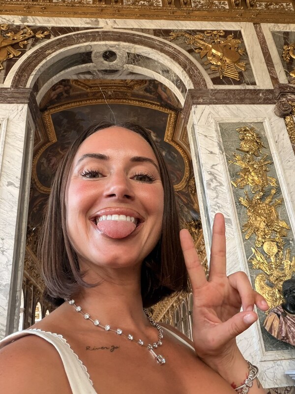YesJulz nude photo 2