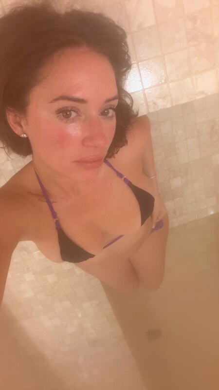 YesJulz nude photo 1