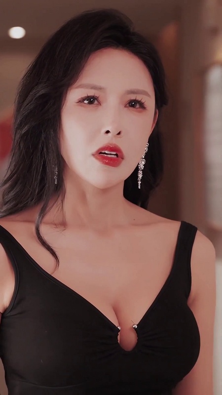Yi Mo nude photo 6