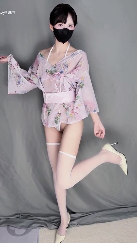 yingxiu.xyz nude photo 19