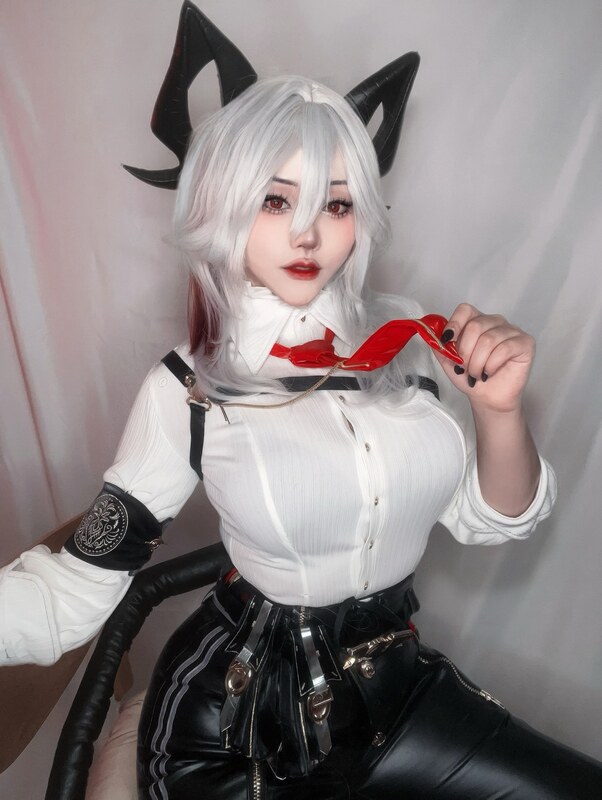 yinniie0 nude photo 9