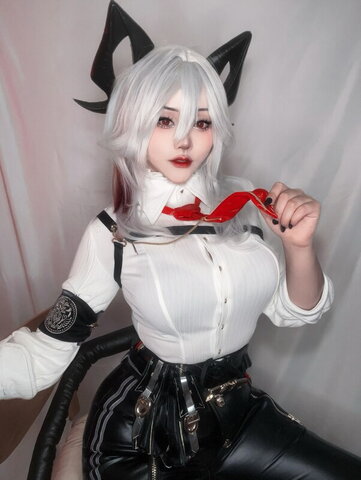 yinniie0 nude photo 55