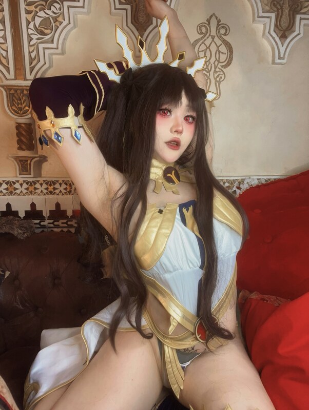 yinniie0 nude photo 8