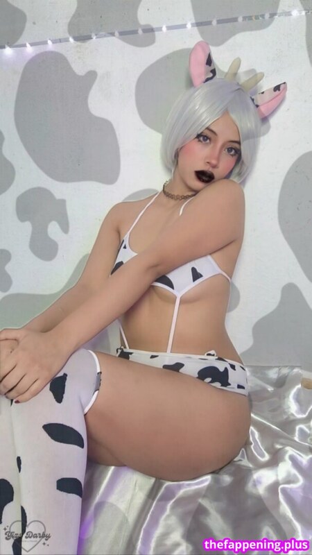 Yizs Darby nude photo 1