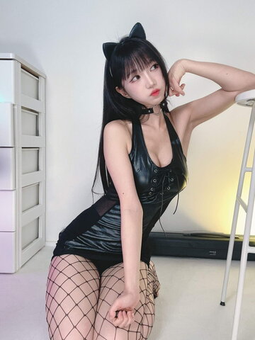yomicoskr nude photo 26