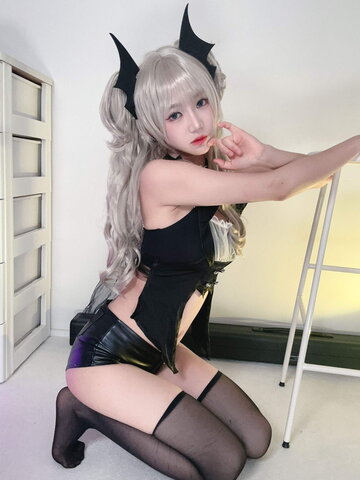 yomicoskr nude photo 13
