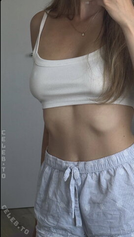 Yonca nude photo 3