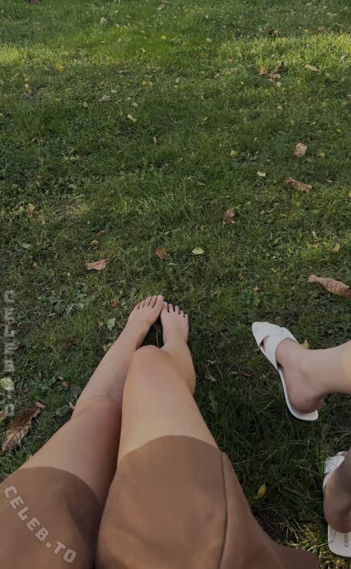 Yonca nude photo 1