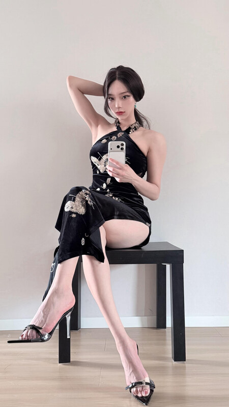 Yoona nude photo 7