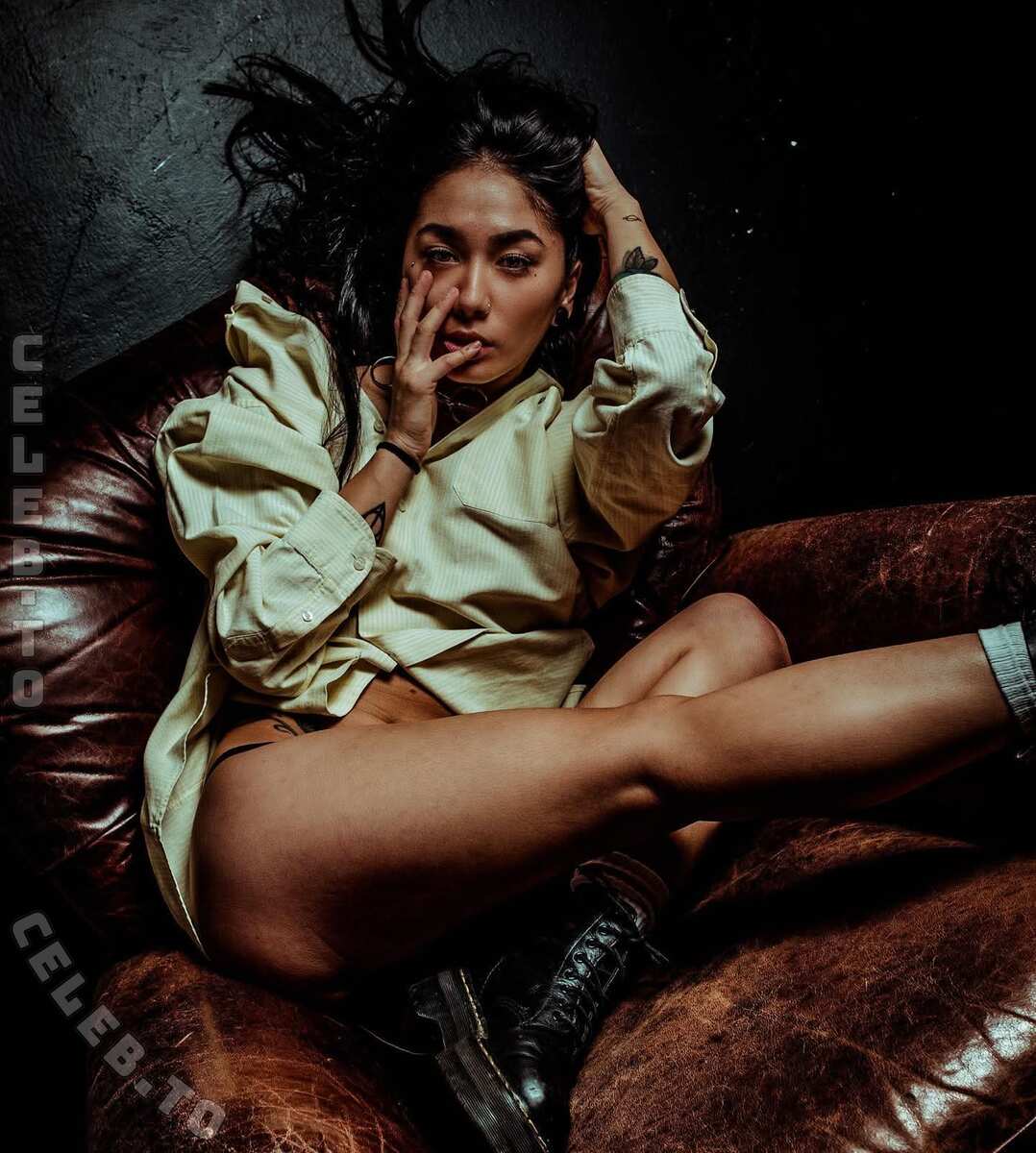 Yoshiko nude photo 6