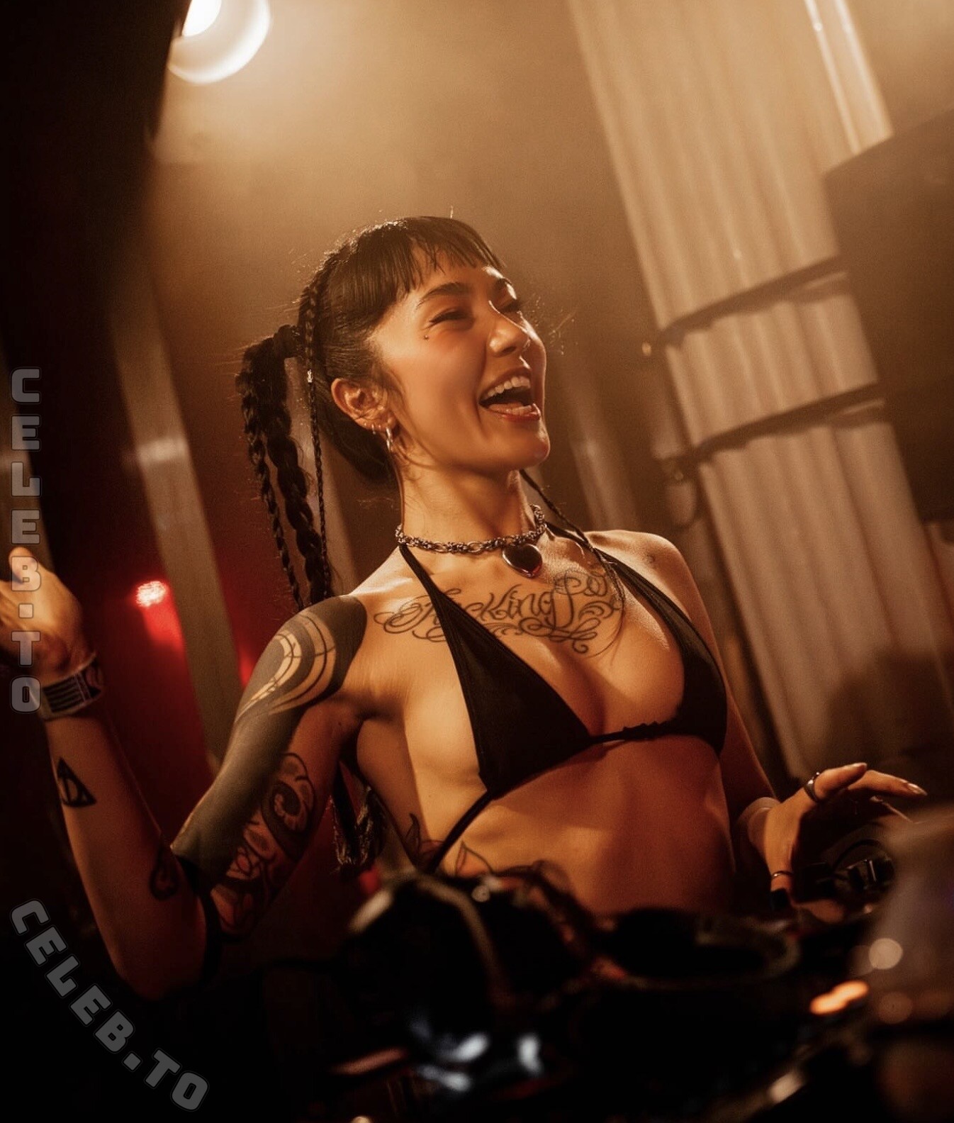 Yoshiko nude photo 11