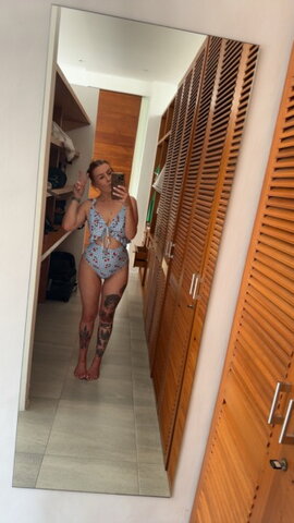 Youngdumbfullofnumb nude