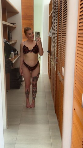 Youngdumbfullofnumb nude photo 1