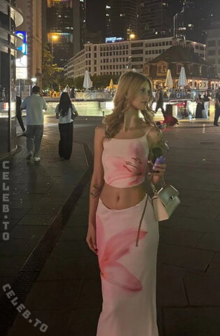 YoungGermanKiki18 nude photo 2
