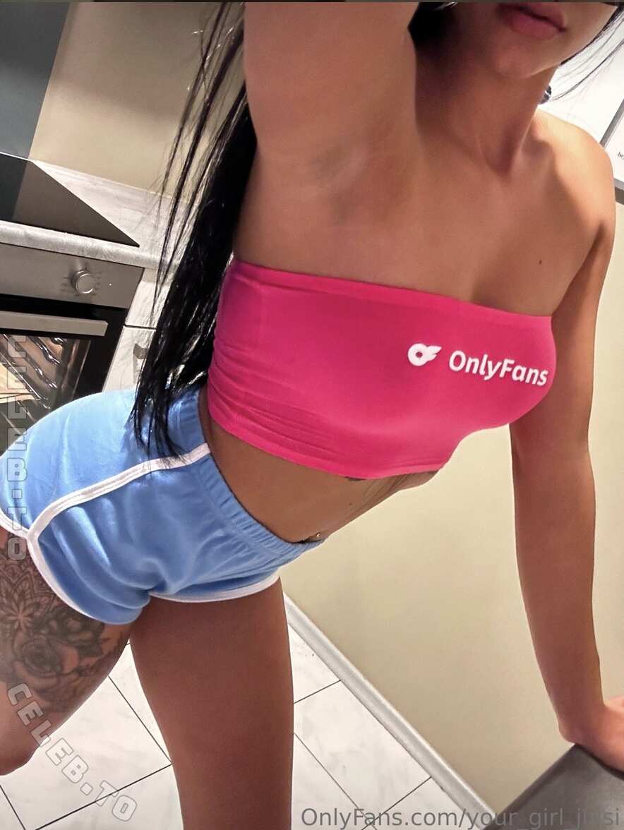 yourgirljulsi nude photo 3