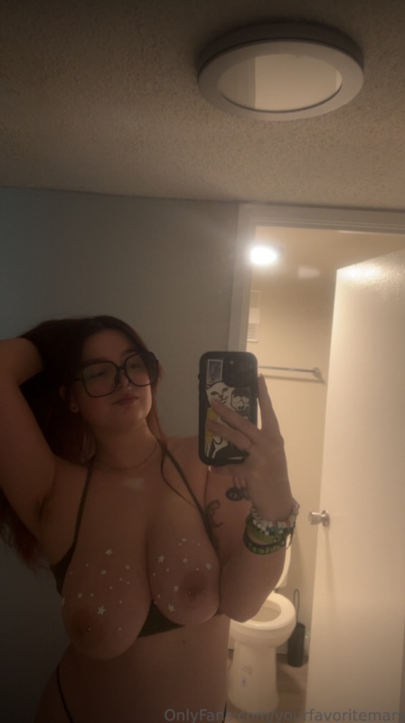 yourmomsmarsbar nude photo 1