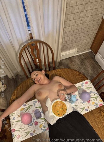 yournaughtymomhope nude photo 51